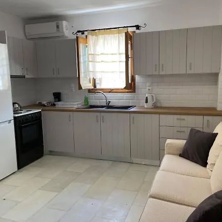 Apanemi Apartmán *